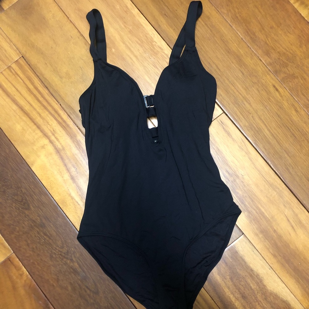 COPY - Nip tuck swim size us 4 worn once